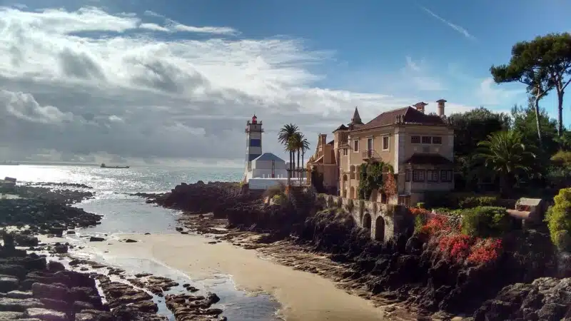 real estate agent in cascais