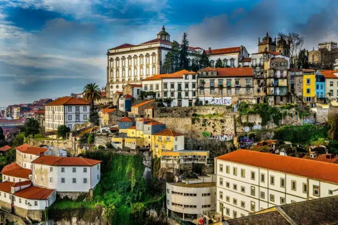 how to live in portugal and get portuguese residency