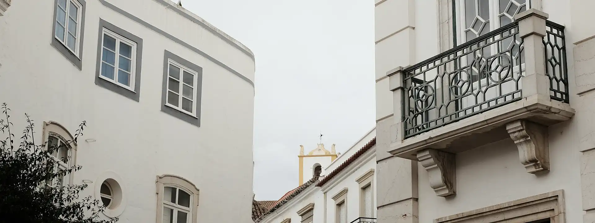 a bench near an apartment in Tavira in Algarve