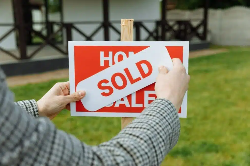 land-house-for-sale-two-floors-senior-residence-house-
