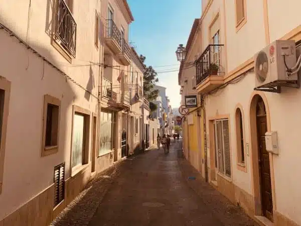find property in lagos portugal