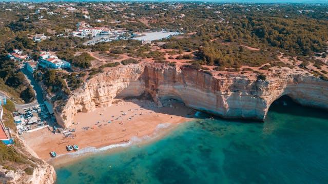 americans in portugal increases