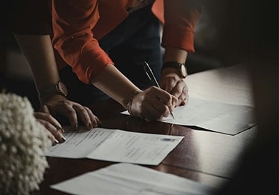 woman applying for a Portuguese Residence Permit