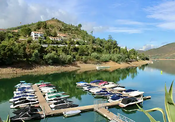 boats on Zezere river